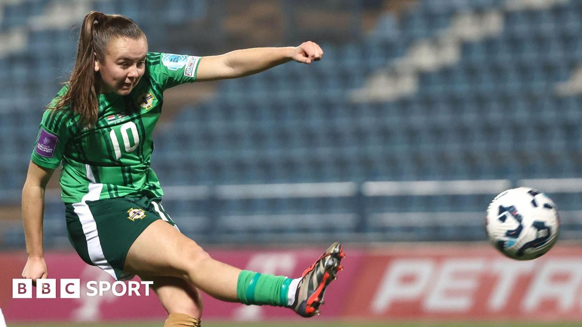 NI international Halliday joins Hearts from Linfield