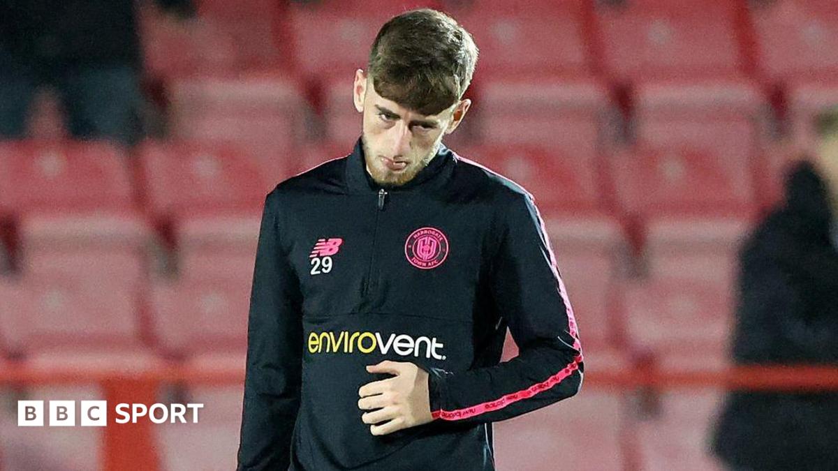 Lucas Barnes: Harrogate midfielder signs new one-year deal