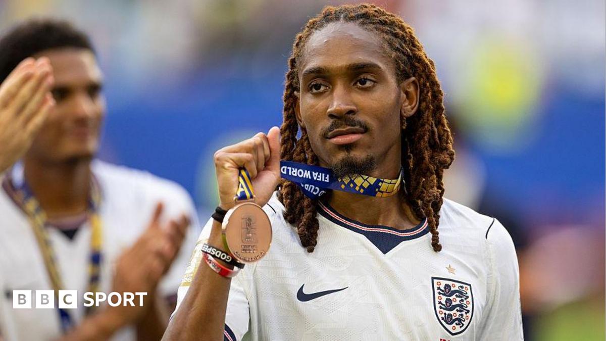 Inter in advanced talks for Spurs full-back Spence