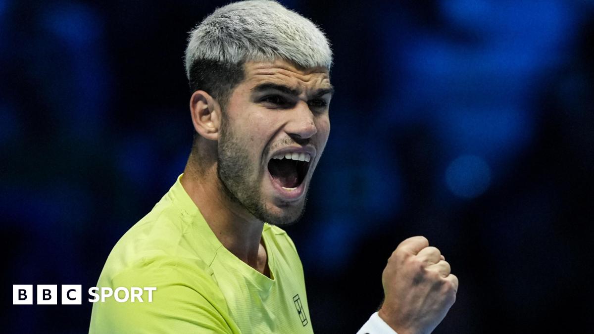 De Minaur bounces back from 'dark place' to keep ATP Finals bid alive