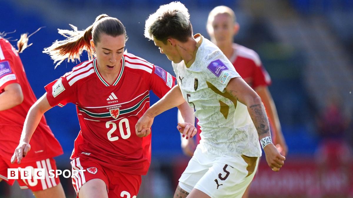 Wales 1-1 Czech Republic: Jones goes close to putting hosts ahead after penalty claim