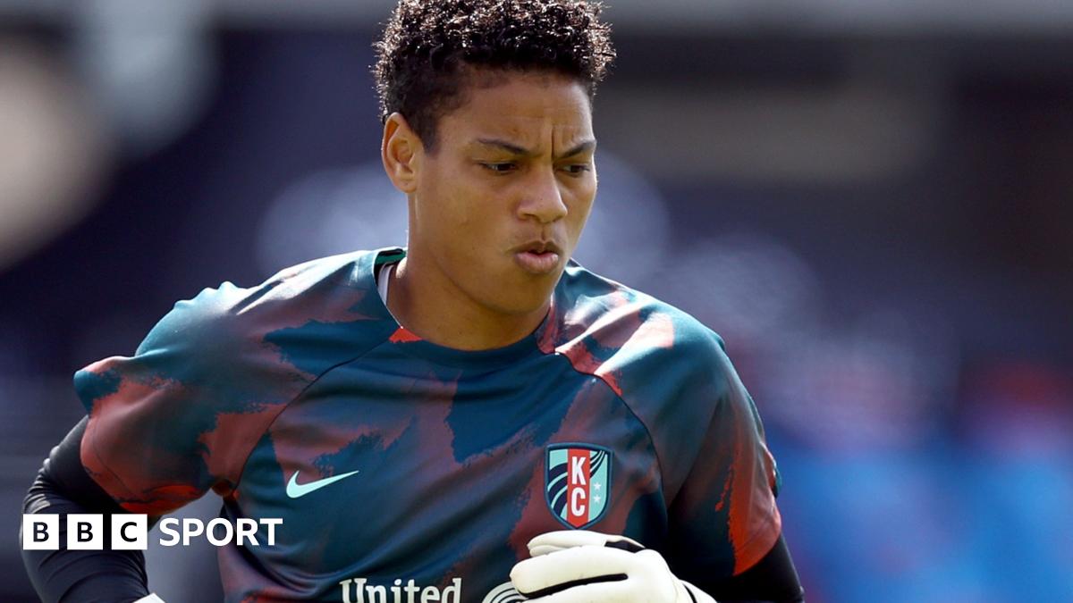 Birmingham sign US goalkeeper Franch