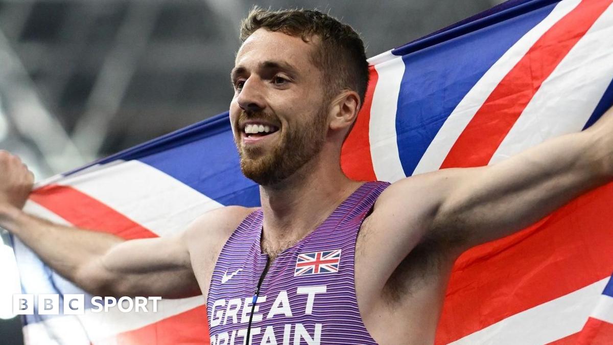 World Athletics Indoor Championships: Neil Gourley & Hunter Bell win medals for GB thumbnail