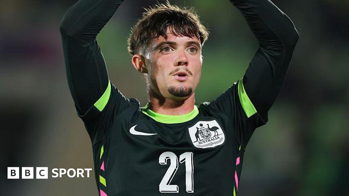 Australia pick Man Utd teen yet to play in first team