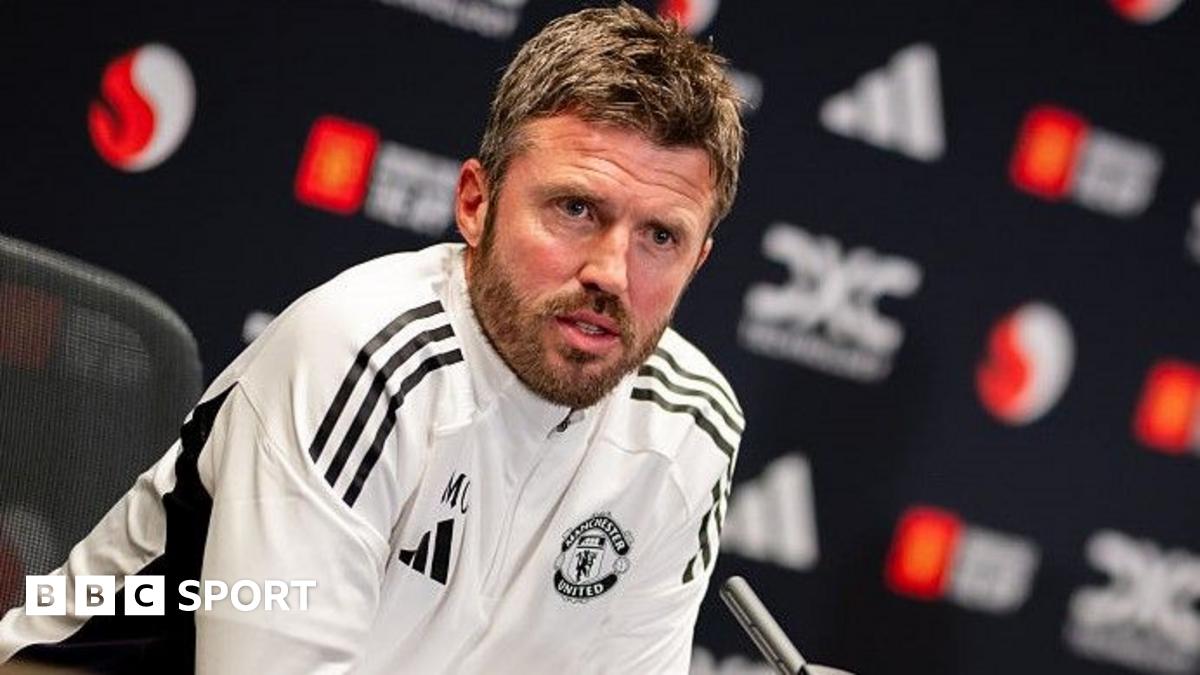 Former Man Utd players' comments 'irrelevant' - Carrick