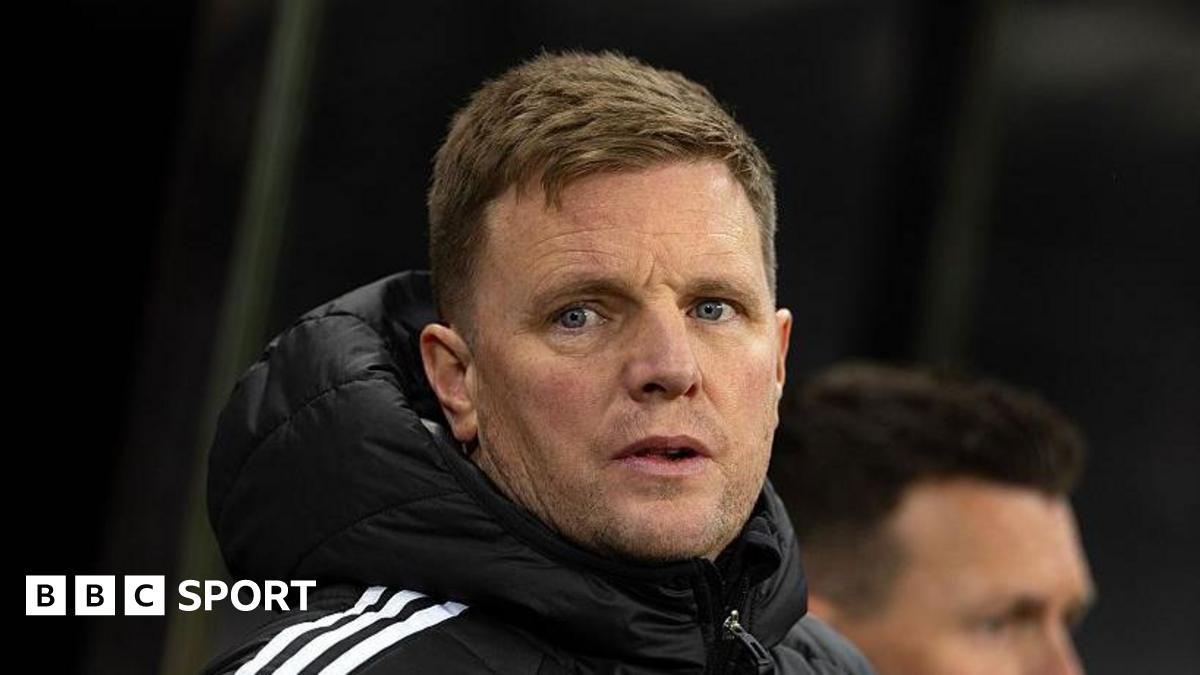 Newcastle United and Chelsea players battling for the ball at St James’ Park