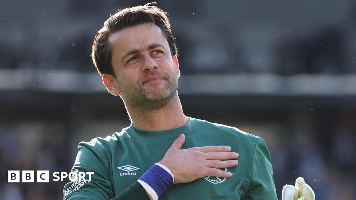 West Ham re-sign goalkeeper Fabianski