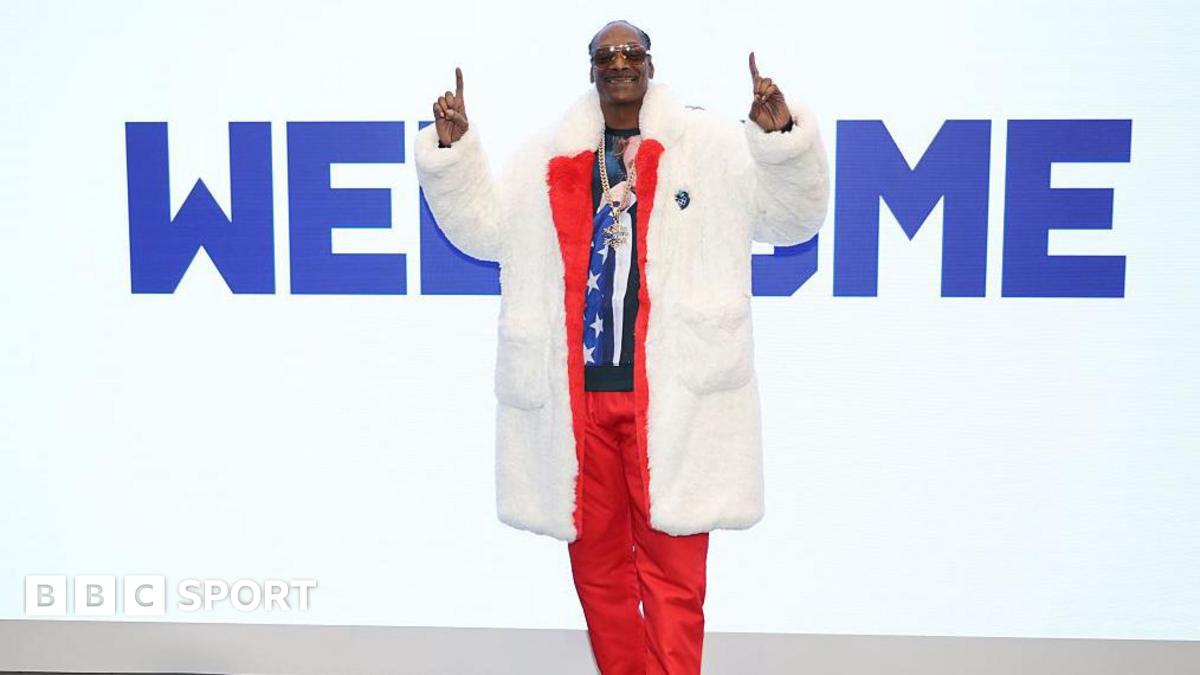 Snoop Dogg: Rap legend and Swansea City – the story behind football’s unlikeliest link-up Snoop Dogg: Rap legend and Swansea City – the story behind football’s unlikeliest link-up