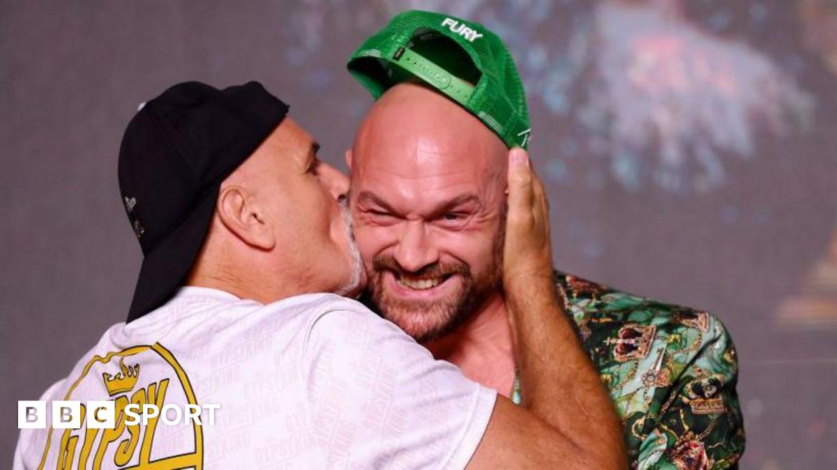 Coach suggests Fury's father will not be in corner