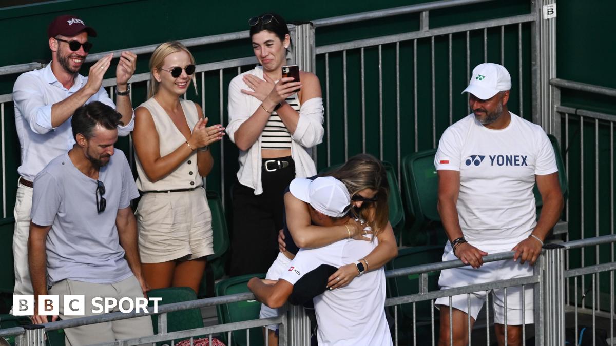 'She helped me survive' - Majchrzak thanks wife for SW19 run