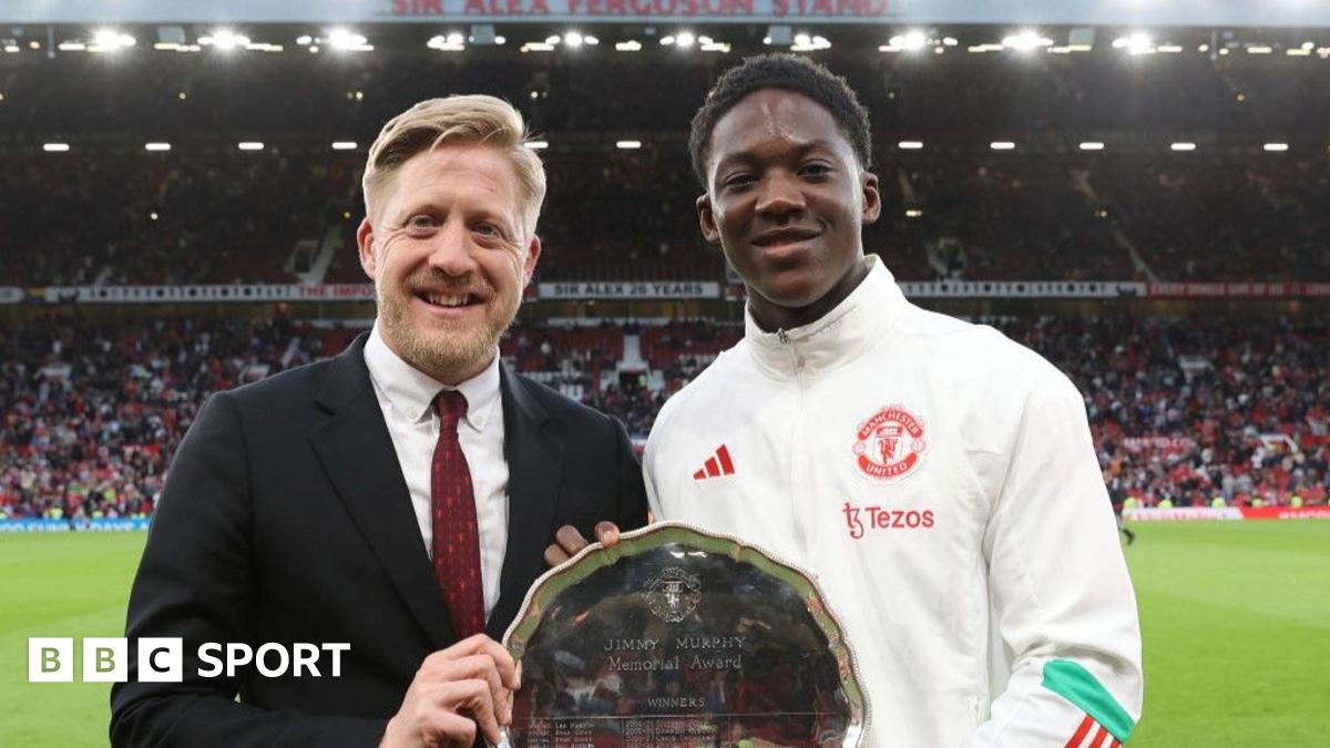 Manchester United Academy Head Cox Leaves for Everton Technical Director Role