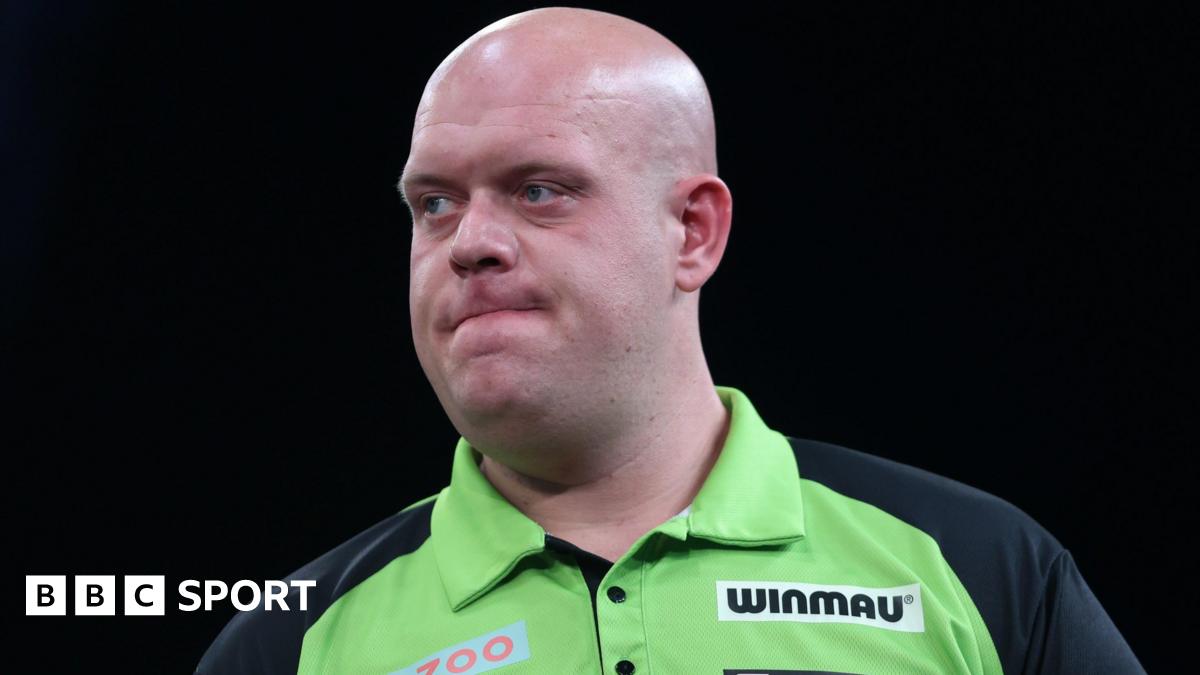 Irish amateur Flynn stuns Van Gerwen after airport dash