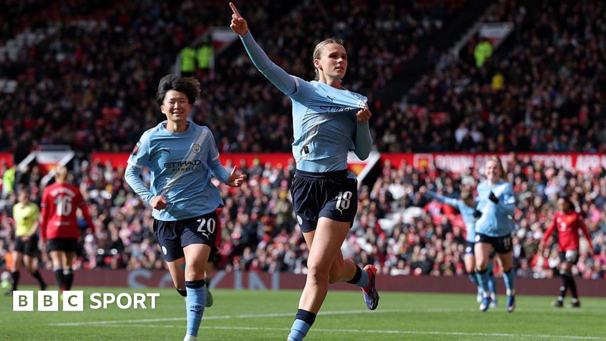 Man City's 'statement' win at Man Utd shows they are handling WSL title race pressure