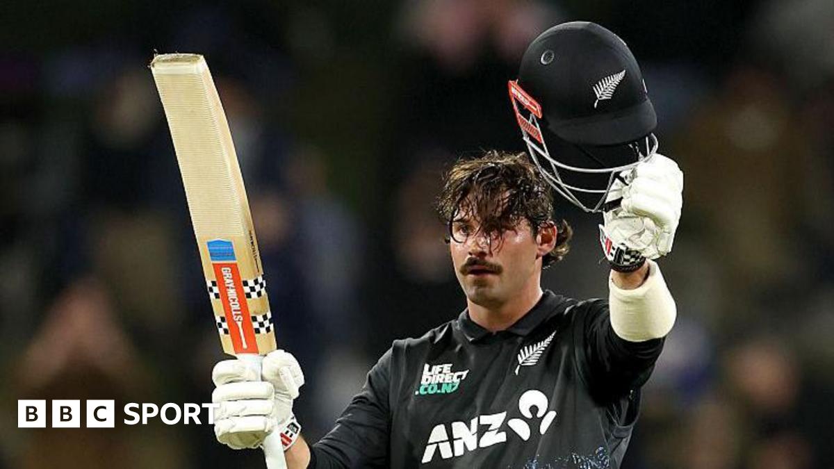 Australia beat New Zealand despite Robinson century