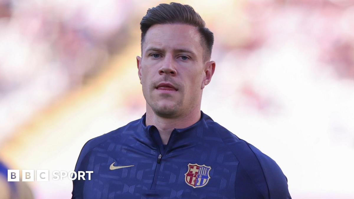 Barcelona strip keeper Ter Stegen of captaincy