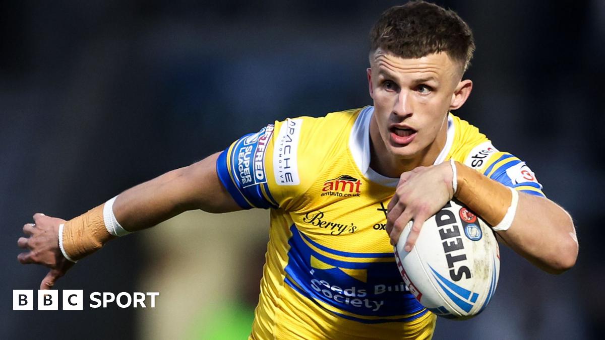 Leeds Rhinos' Ash Handley signs long-term contract extension until 2029