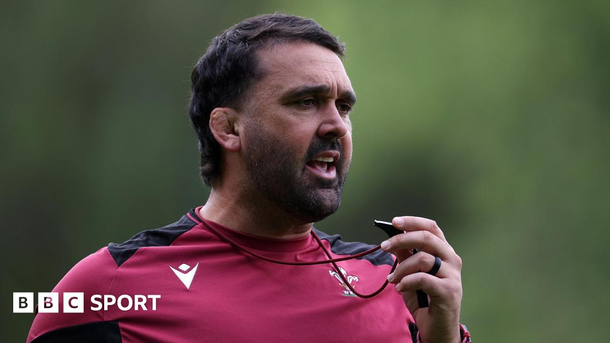 Ill-health sees ex-Wales star Thomas leave Swansea