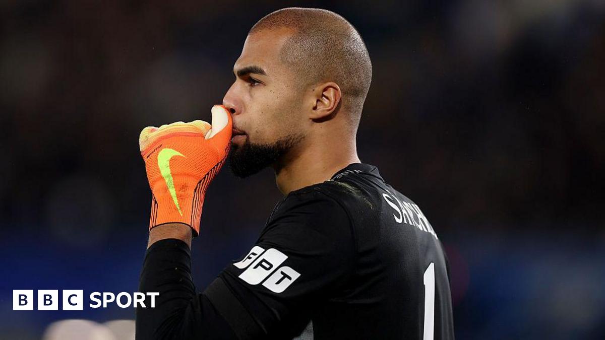 Sanchez mistakes 'on me' - Rosenior defends Chelsea keeper