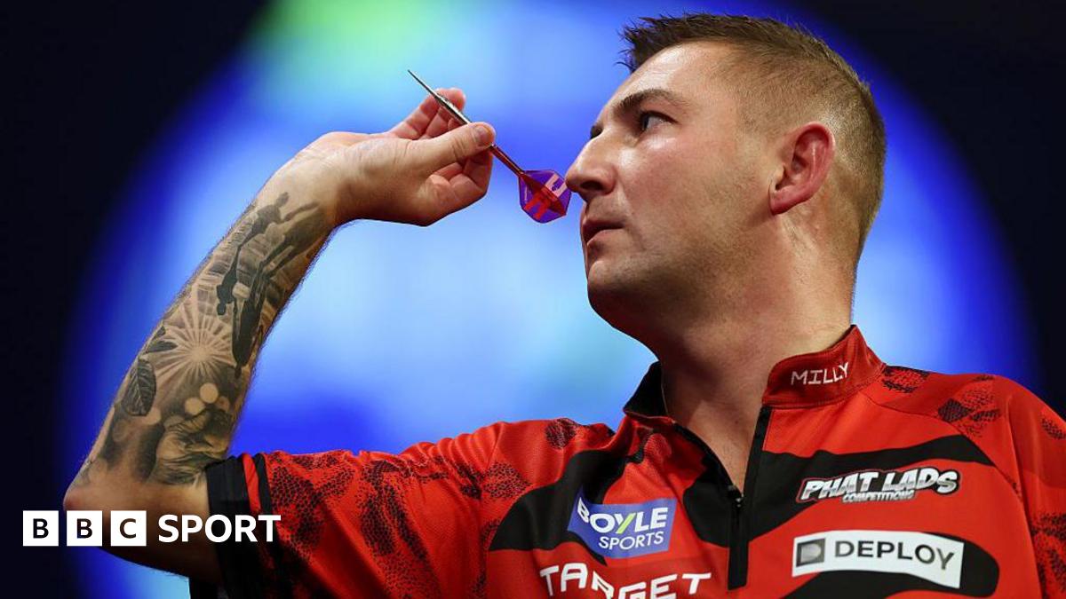 Nathan Aspinall garrocha dos finales de nueve dardos pero pierde la final cuando Luke Littler sufre una salida anticipada