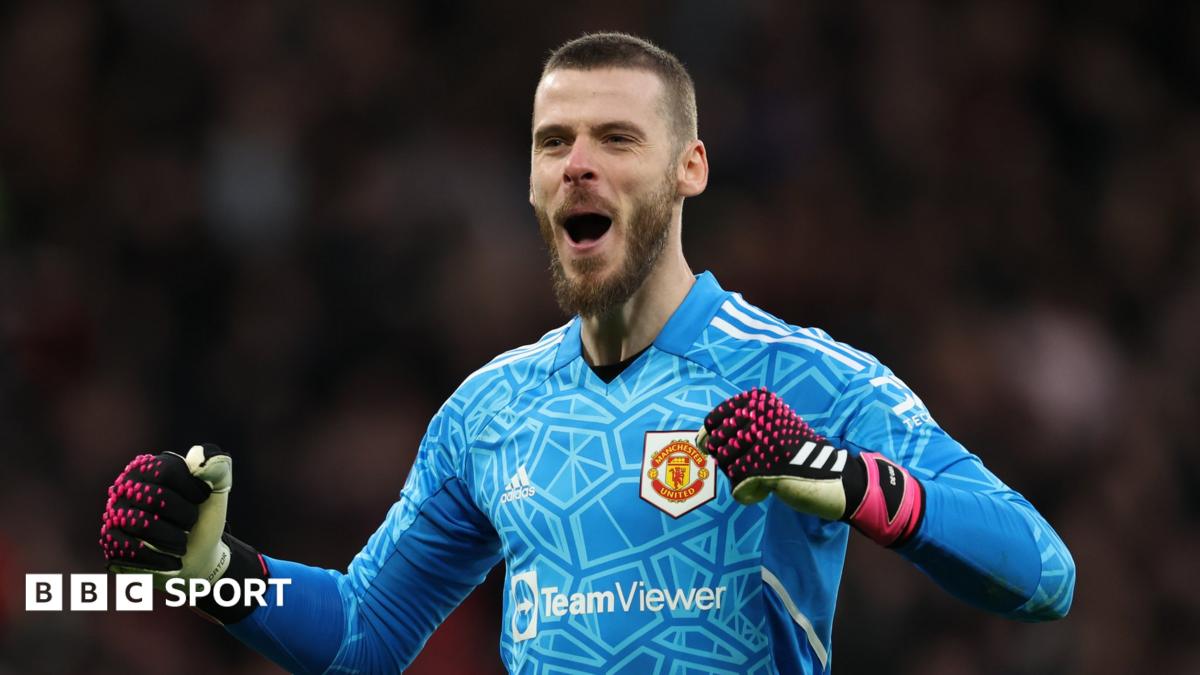David de Gea: Manchester United goalkeeper wins Golden Glove - BBC