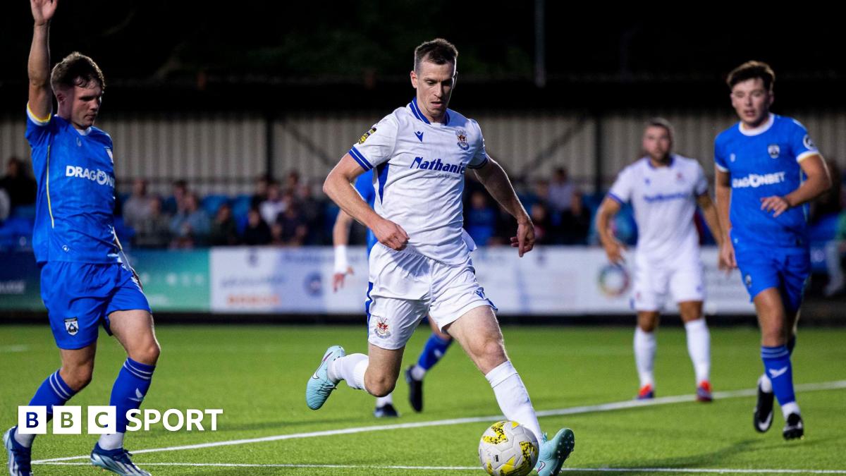 Barry and Penybont win Cymru Premier openers