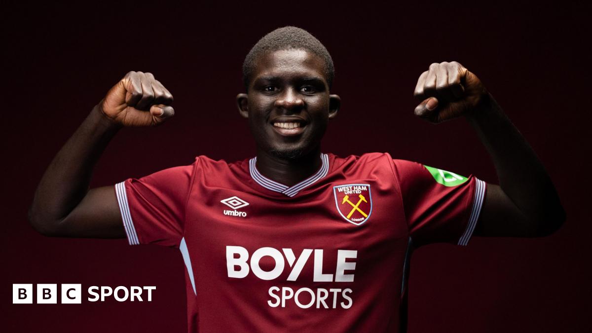 West Ham sign Senegal international Diouf for £19m