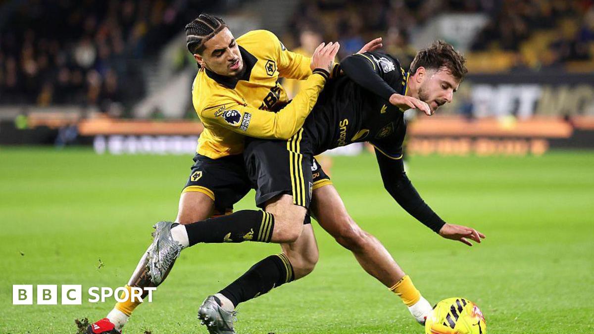 Wolves vs Man Utd LIVE: Premier League score, stats & updates
