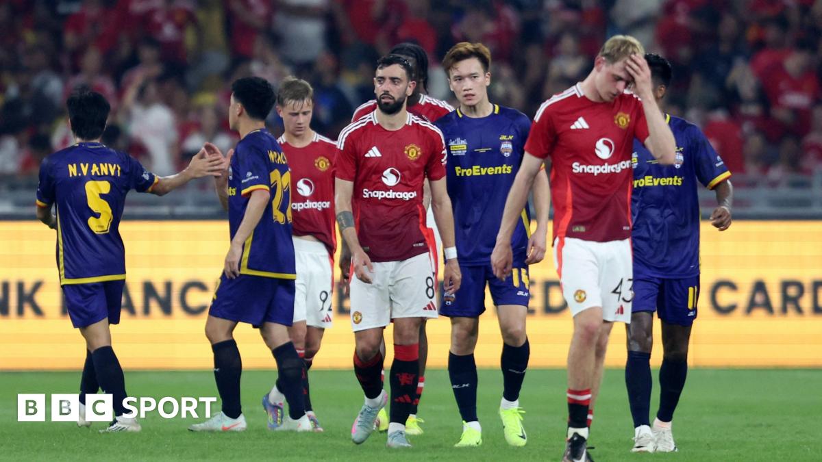 Man Utd booed off after defeat in Malaysia