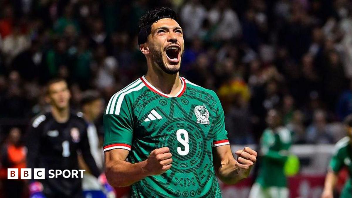 Wolves in talks to re-sign Mexico striker Jimenez