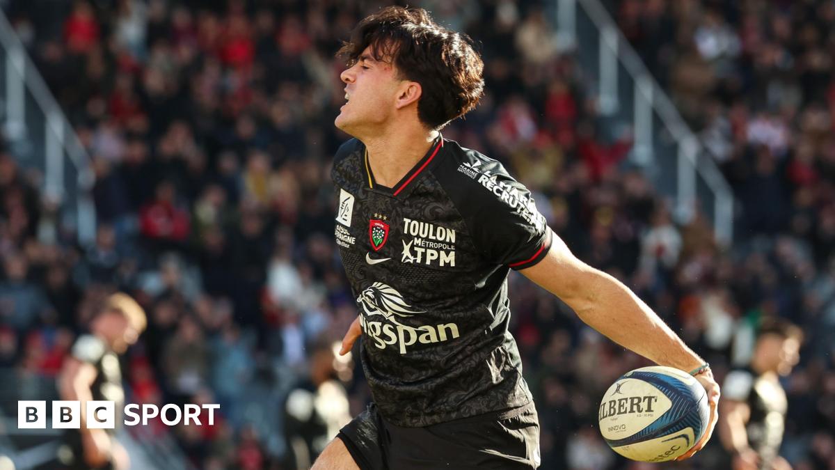 Champions Cup: Toulon 27-25 Munster - Irish province beaten by late Domon penalty