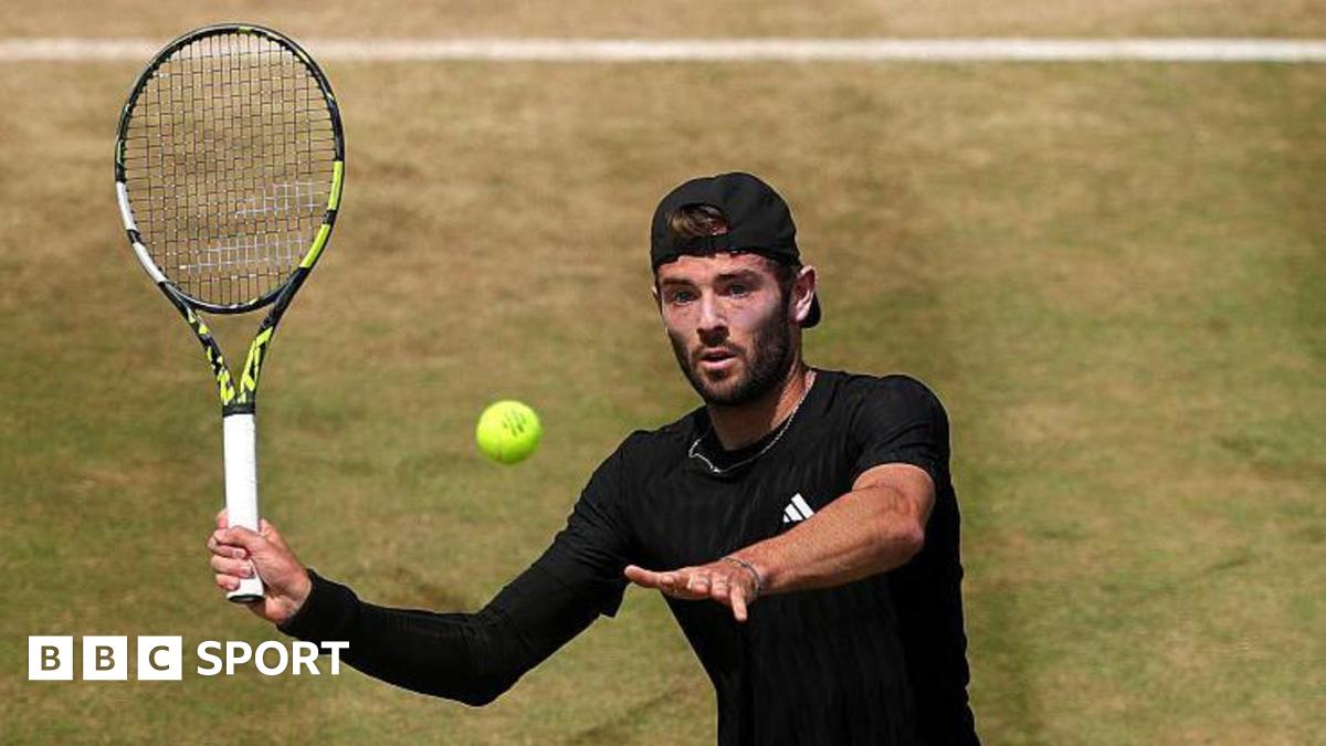 'A dream' - Brilliant Fearnley beats Moutet to reach quarter-finals at Queen's