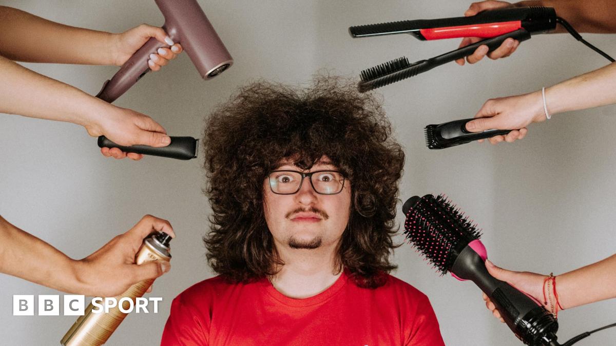 Man Utd: Will today be the day United win five in a row and The United Strand cuts his hair?