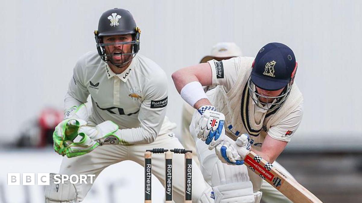 Mousley century puts Bears on top over Surrey