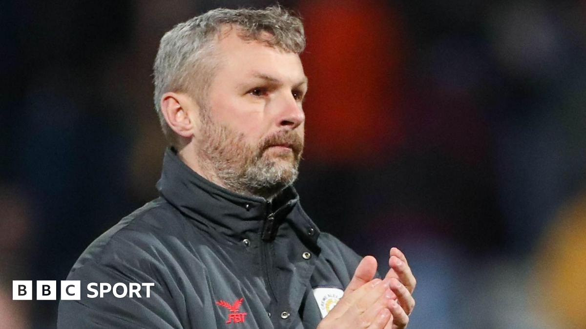 Kenny Lunt: Crewe must stay calm during League Two play-off bid says ...