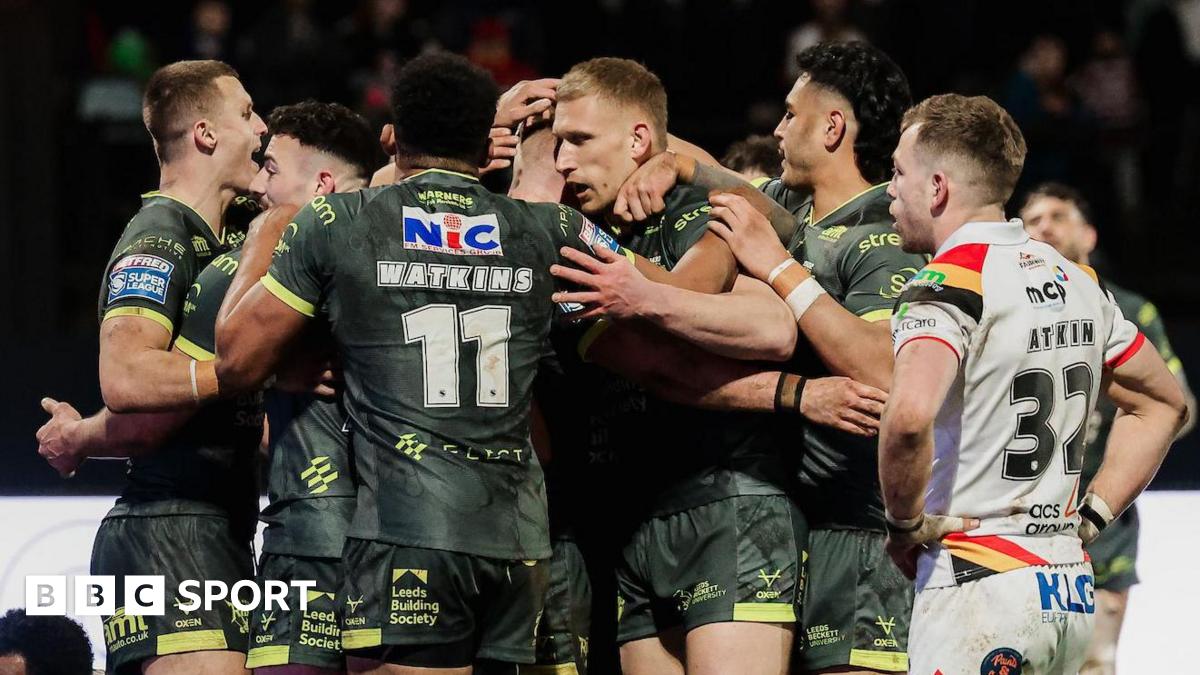 Super League: Bradford Bulls 12-24 Leeds Rhinos - Rhinos move top after derby win