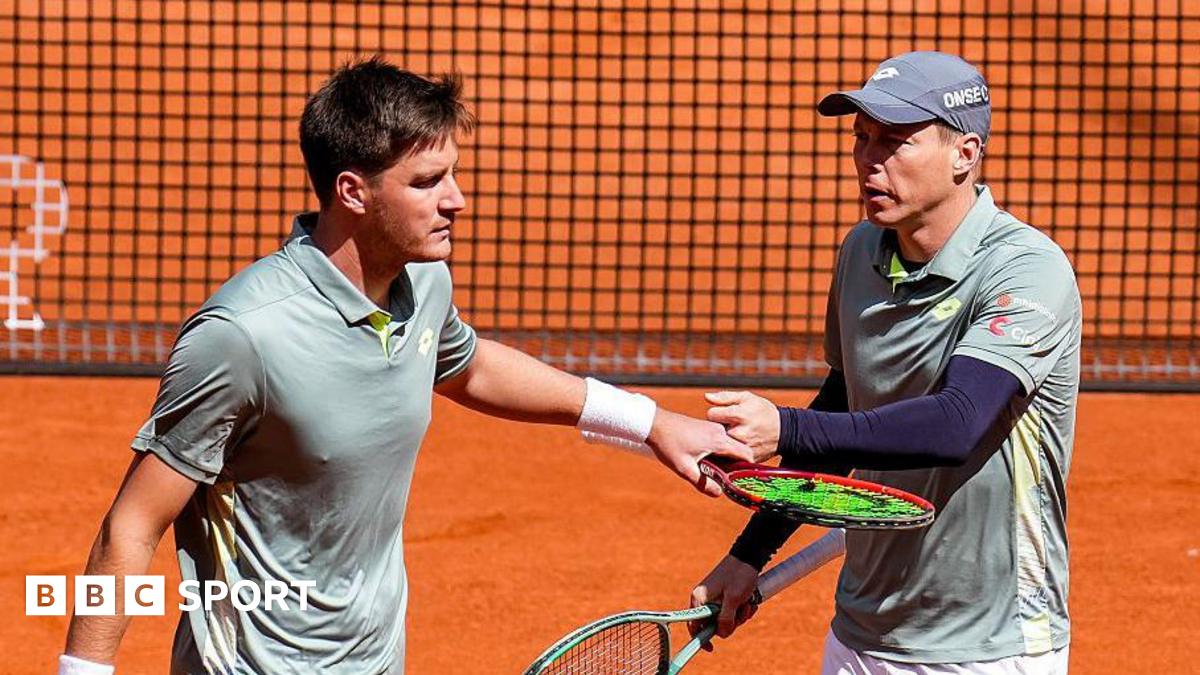 Patten beats Fearnley as Britons progress in doubles