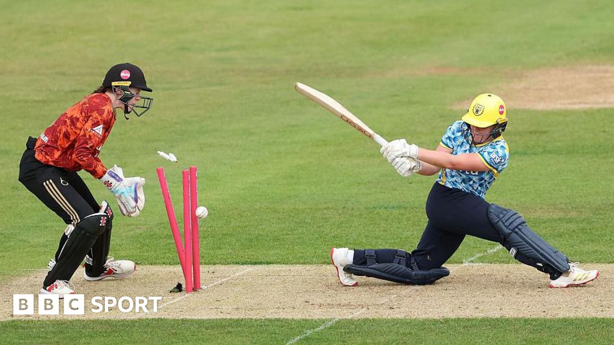 Bears and Blaze tie as Hampshire and Surrey get off to winning starts