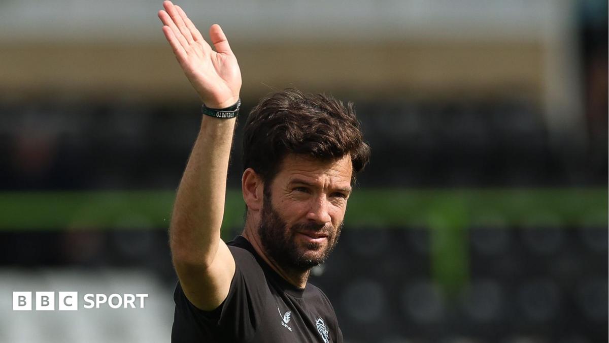 Cardiff boss Barry-Murphy signs contract extension