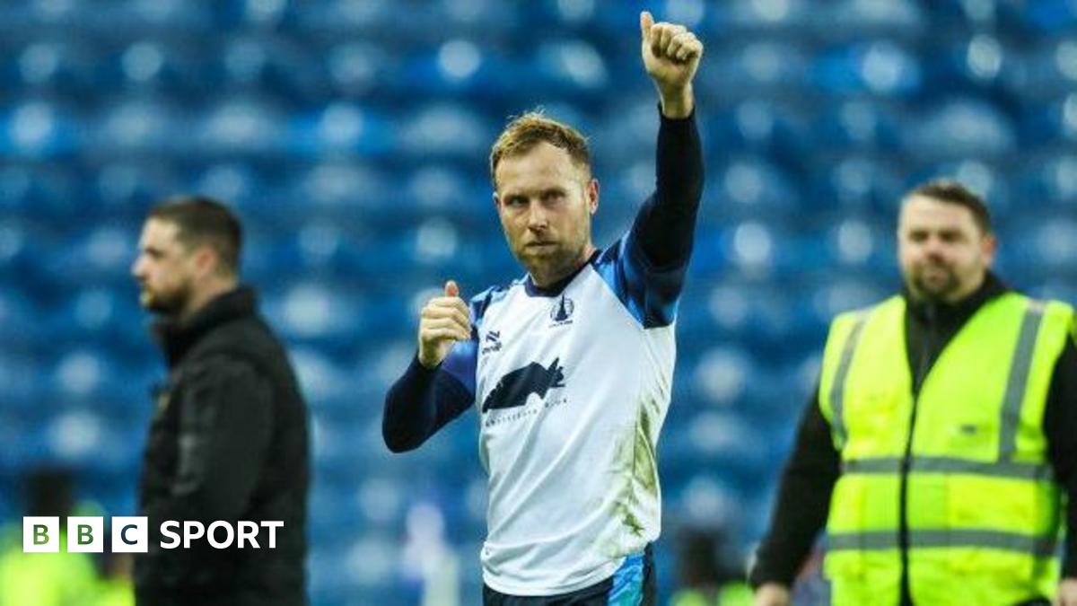 Arfield switches to Livingston after Falkirk exit