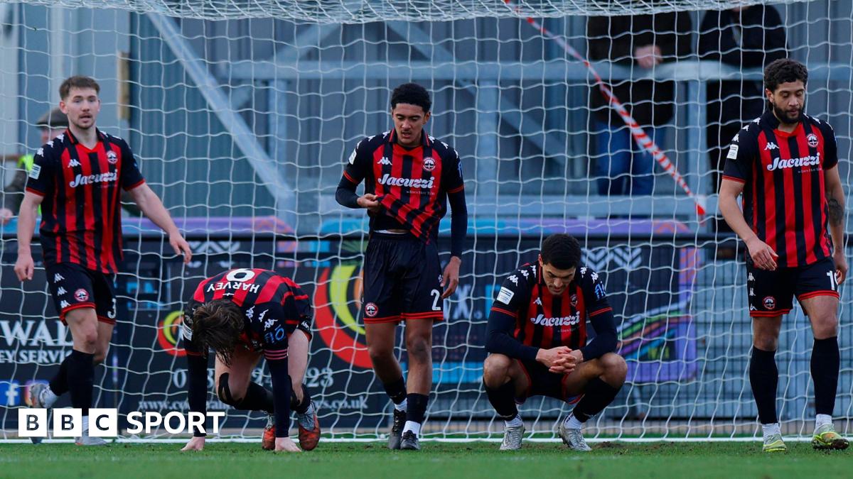 bbc.co.uk - BBC Sport - Truro City's latest late loss to Braintree 'beggars belief' - John Askey