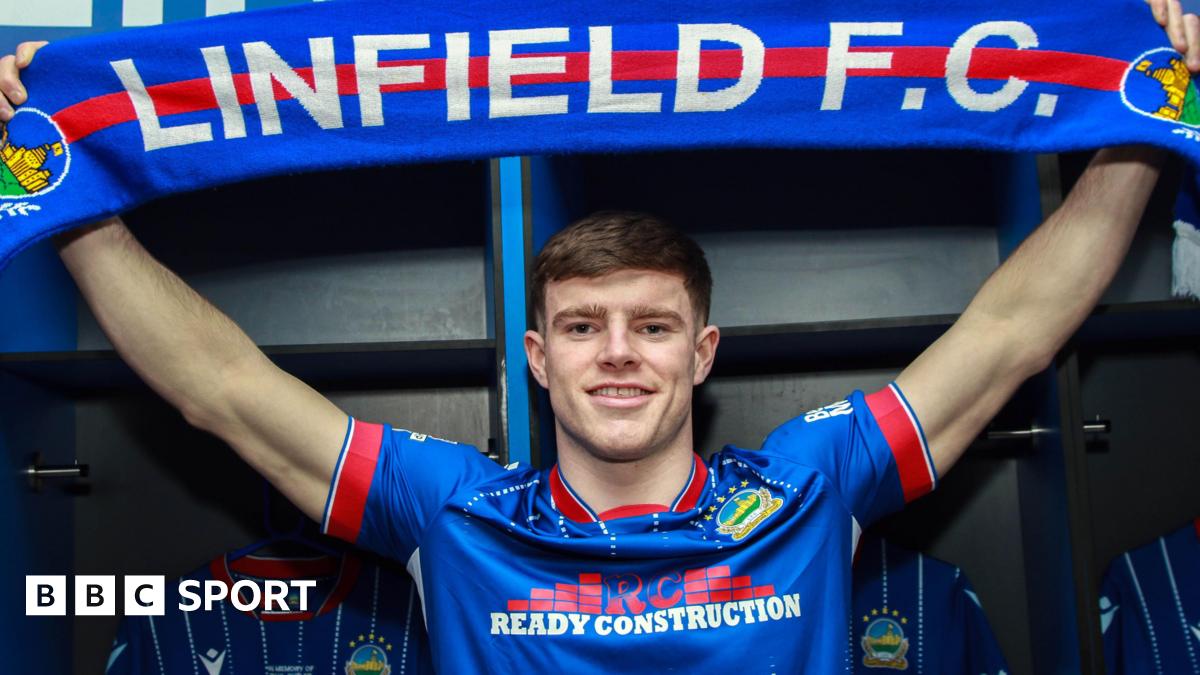 Forward Offord joins Linfield from St Mirren