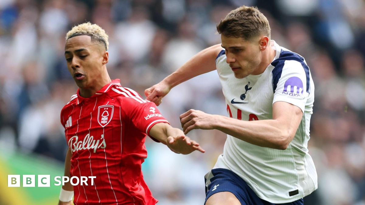 Premier League LIVE: Aston Villa vs West Ham & Spurs vs Forest after Sunderland beat Newcastle - BBC