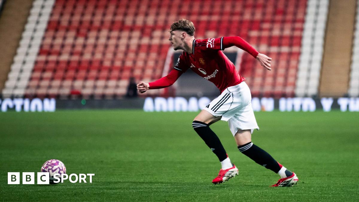 Man United's Fletcher earns Scotland Under-21 call