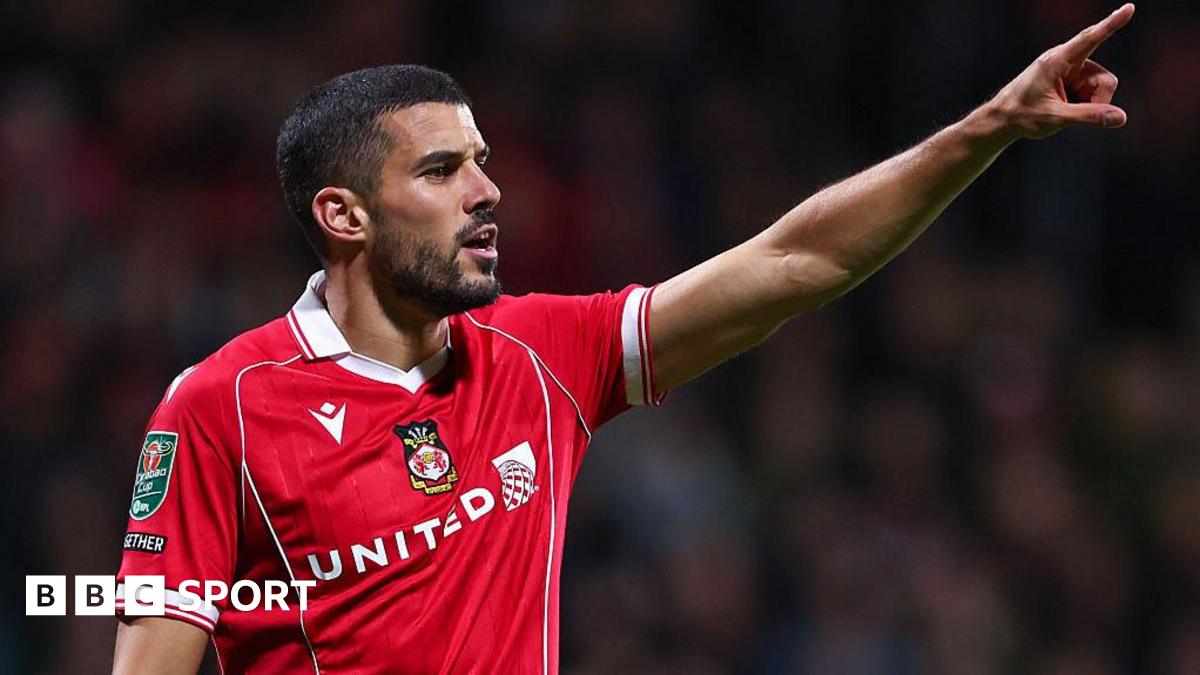 Charlton sign Coady on loan from Wrexham