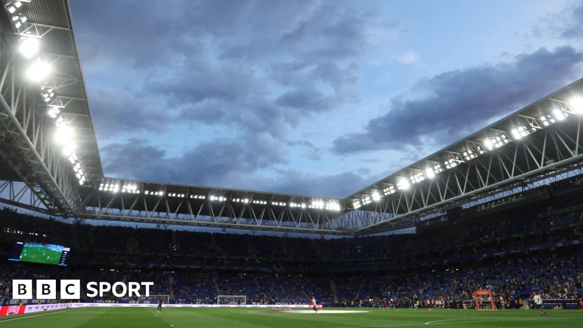 Espanyol v Barcelona: Thirteen injured after car crashes into crowd