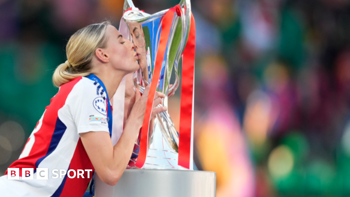 'Excited for more trophies' - Kelly signs for Arsenal