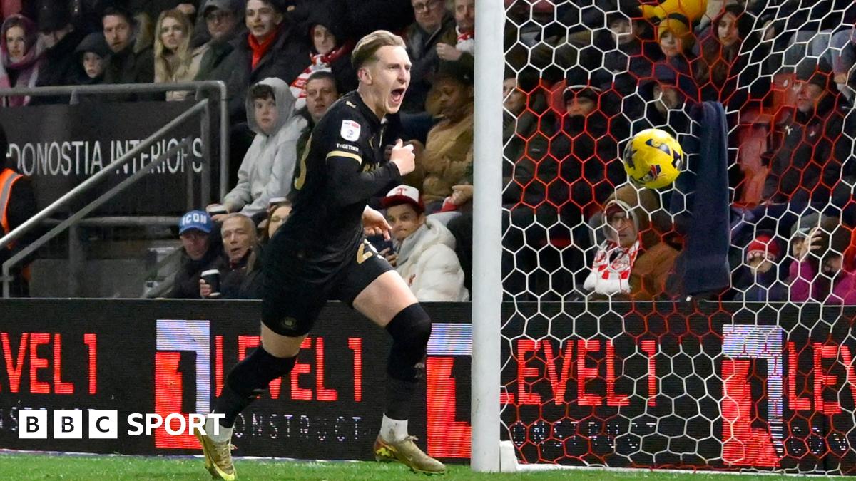 Ronan Curtis: Plymouth Argyle head coach Tom Cleverley praises winger