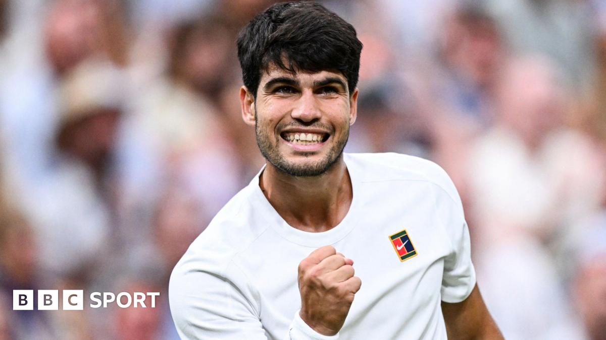 Alcaraz battles back against Rublev to reach quarter-finals