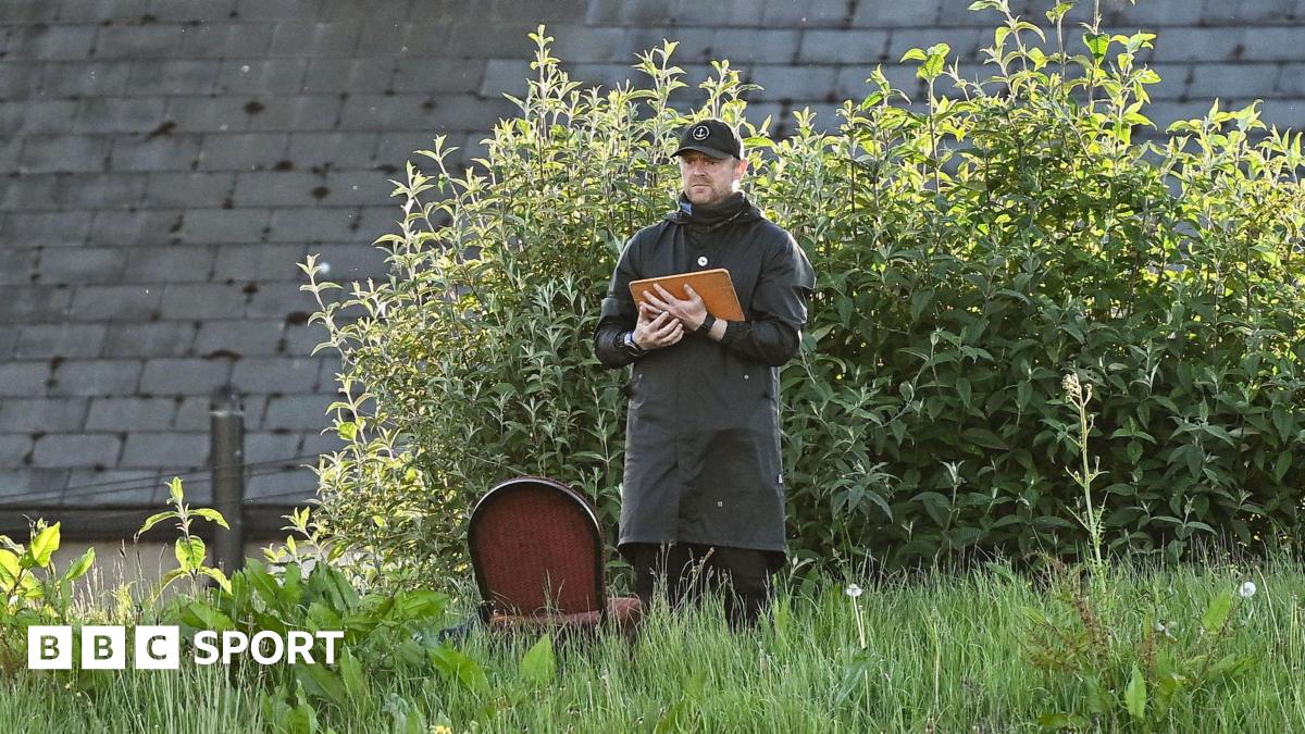 Duff says viral photo 'embarrassing' for league