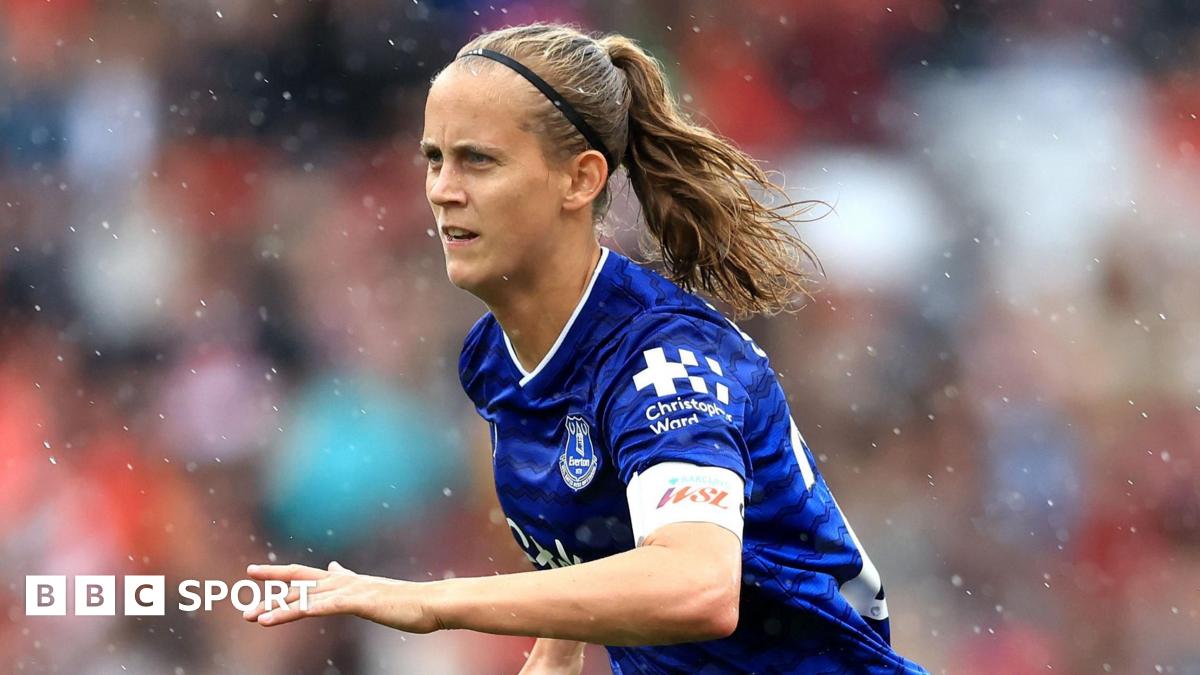 'Like being stabbed in stomach' -Everton's Snoeijs on endometriosis